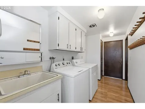 82281 Parvin Road Dexter OR 97431