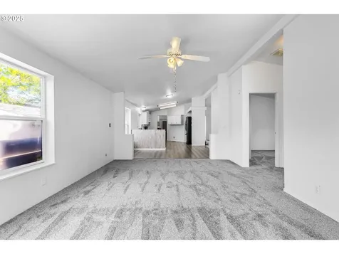 1015 Oak Street Silverton OR 97381
