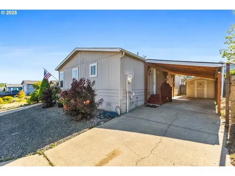 1015 Oak Street Silverton OR 97381