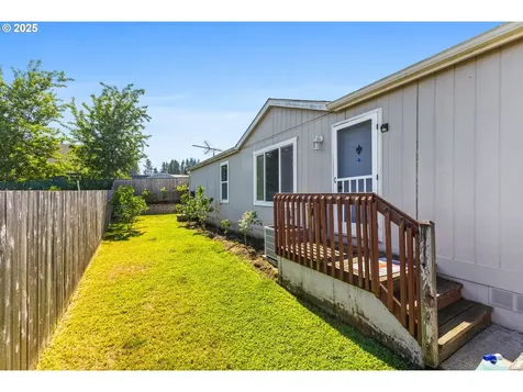 1015 Oak Street Silverton OR 97381