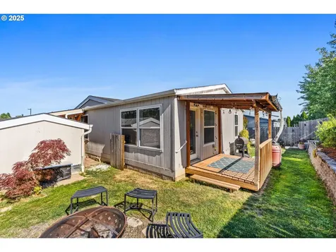 1015 Oak Street Silverton OR 97381