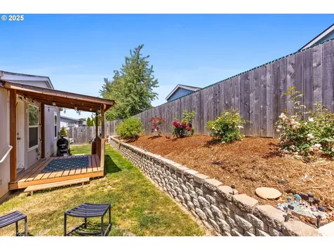 1015 Oak Street Silverton OR 97381