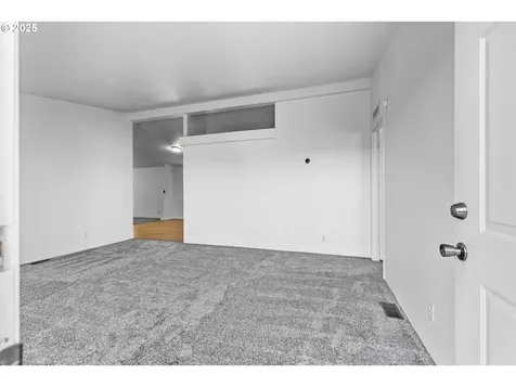 1015 Oak Street Silverton OR 97381