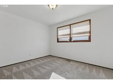 2137 SE 179th Avenue Portland OR 97233