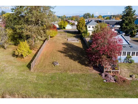 420 W Grant Street Carlton OR 97111