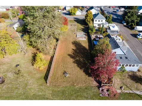 420 W Grant Street Carlton OR 97111