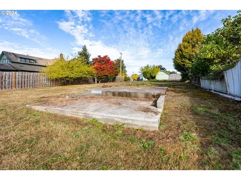420 W Grant Street Carlton OR 97111