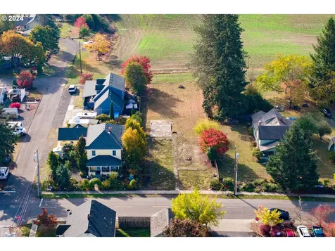 420 W Grant Street Carlton OR 97111