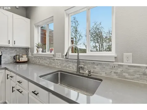 2728 Hallmark Lane Eugene OR 97405