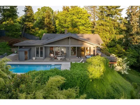 1550 SW Mitchell Street Portland OR 97239