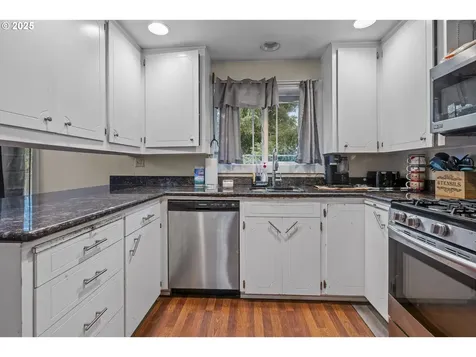 292 SE Academy Street Dallas OR 97338