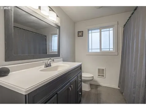 292 SE Academy Street Dallas OR 97338