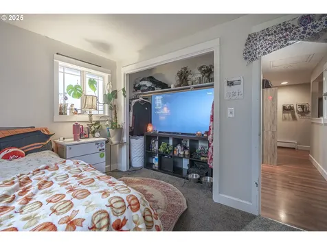 292 SE Academy Street Dallas OR 97338