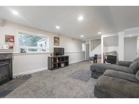292 SE Academy Street Dallas OR 97338