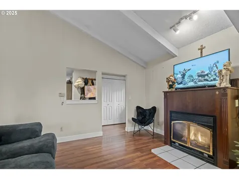 292 SE Academy Street Dallas OR 97338