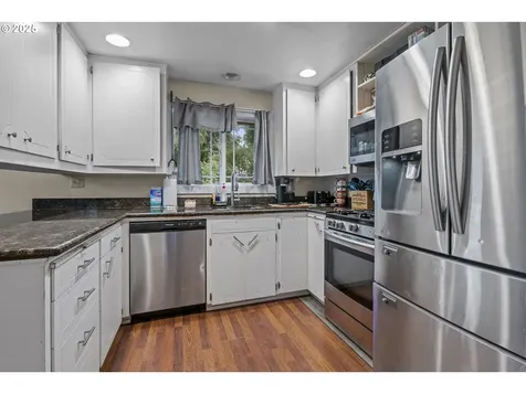292 SE Academy Street Dallas OR 97338