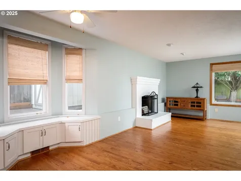 337 SW 27th Way Troutdale OR 97060