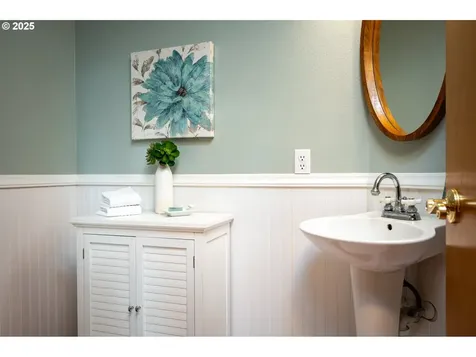 337 SW 27th Way Troutdale OR 97060