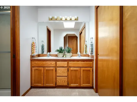 337 SW 27th Way Troutdale OR 97060