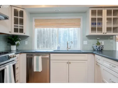 337 SW 27th Way Troutdale OR 97060