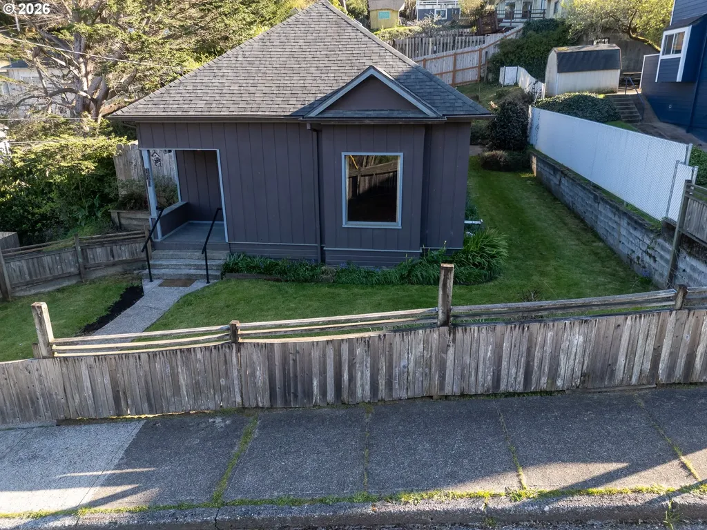 861 Fir Avenue Coos Bay OR 97420