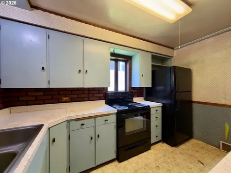 861 Fir Avenue Coos Bay OR 97420