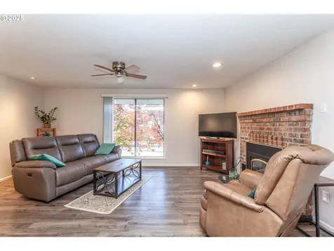 10054 SW Erie Court Tualatin OR 97062