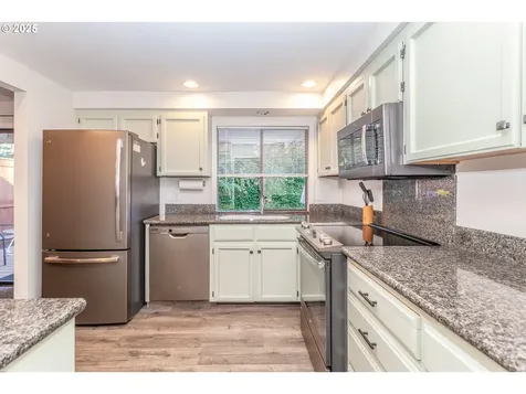 10054 SW Erie Court Tualatin OR 97062