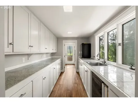 30930 Camas Swale Road Creswell OR 97426
