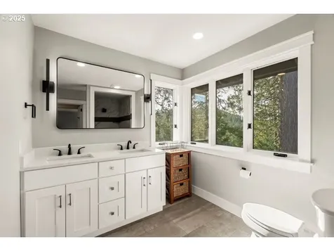 30930 Camas Swale Road Creswell OR 97426