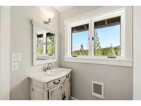 30930 Camas Swale Road Creswell OR 97426