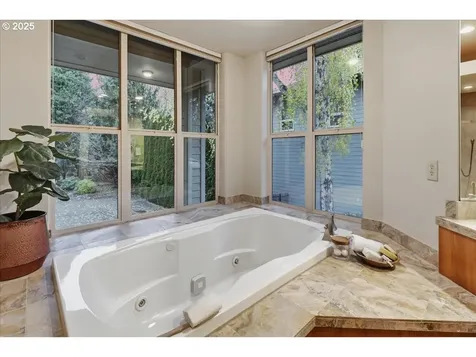 12604 NE 40th Avenue Vancouver WA 98686
