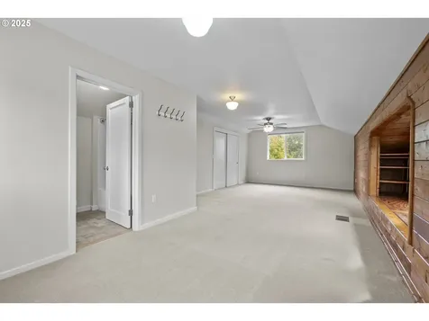 7327 N Oatman Avenue Portland OR 97217