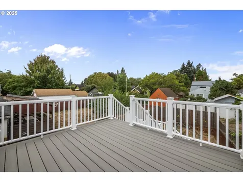 7327 N Oatman Avenue Portland OR 97217