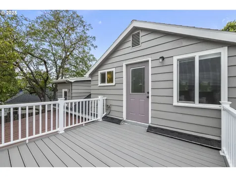 7327 N Oatman Avenue Portland OR 97217