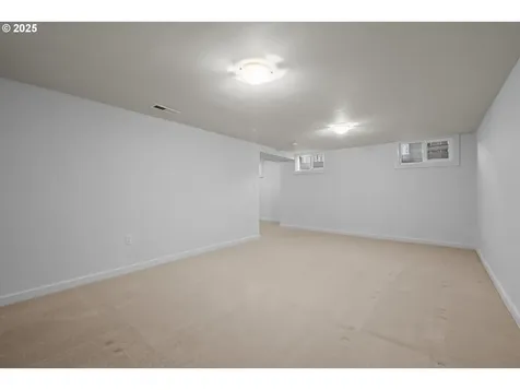 7327 N Oatman Avenue Portland OR 97217