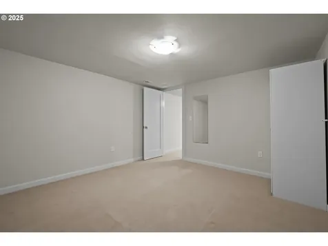 7327 N Oatman Avenue Portland OR 97217