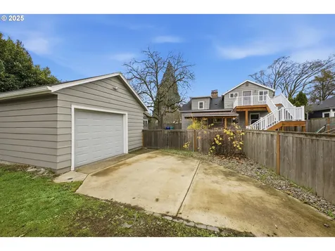 7327 N Oatman Avenue Portland OR 97217