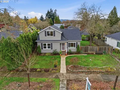 7327 N Oatman Avenue Portland OR 97217