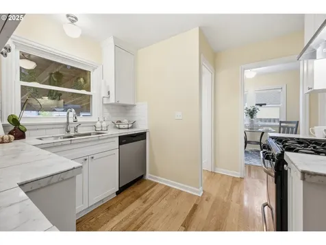 7327 N Oatman Avenue Portland OR 97217