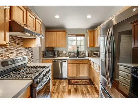 1145 Country Lane Woodburn OR 97071