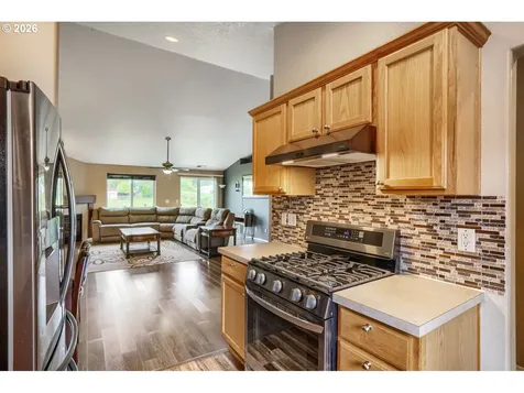 1145 Country Lane Woodburn OR 97071