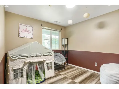 1145 Country Lane Woodburn OR 97071