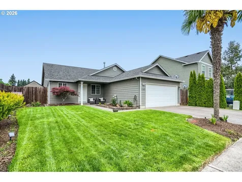 1145 Country Lane Woodburn OR 97071