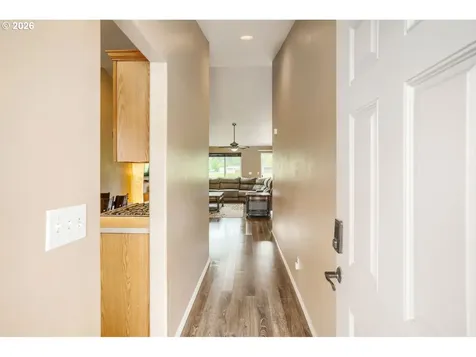 1145 Country Lane Woodburn OR 97071