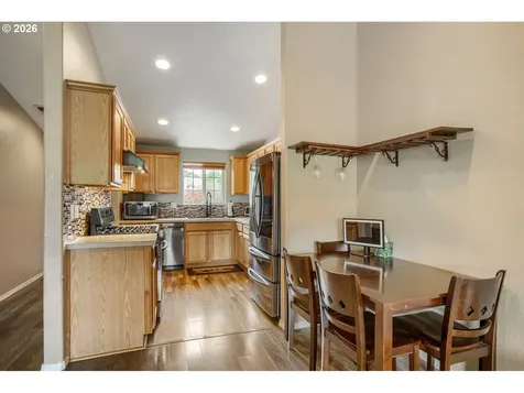 1145 Country Lane Woodburn OR 97071
