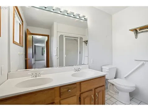 15507 NE Parkinen Road Brush Prairie WA 98606