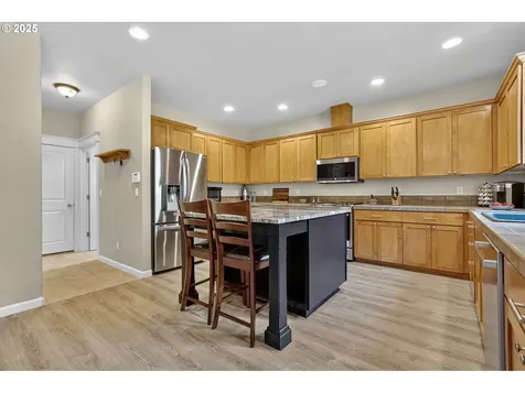 16514 Oaktree Terrace Oregon City OR 97045