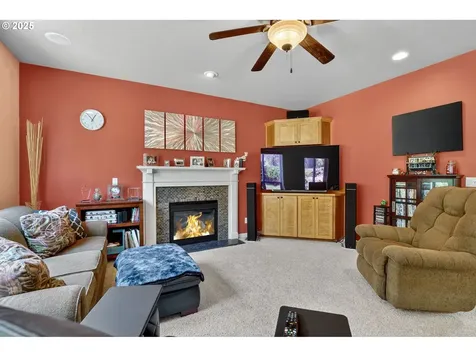16514 Oaktree Terrace Oregon City OR 97045