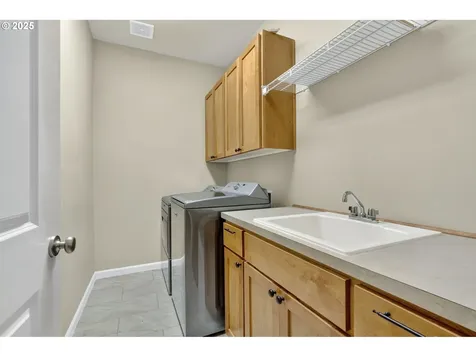 16514 Oaktree Terrace Oregon City OR 97045